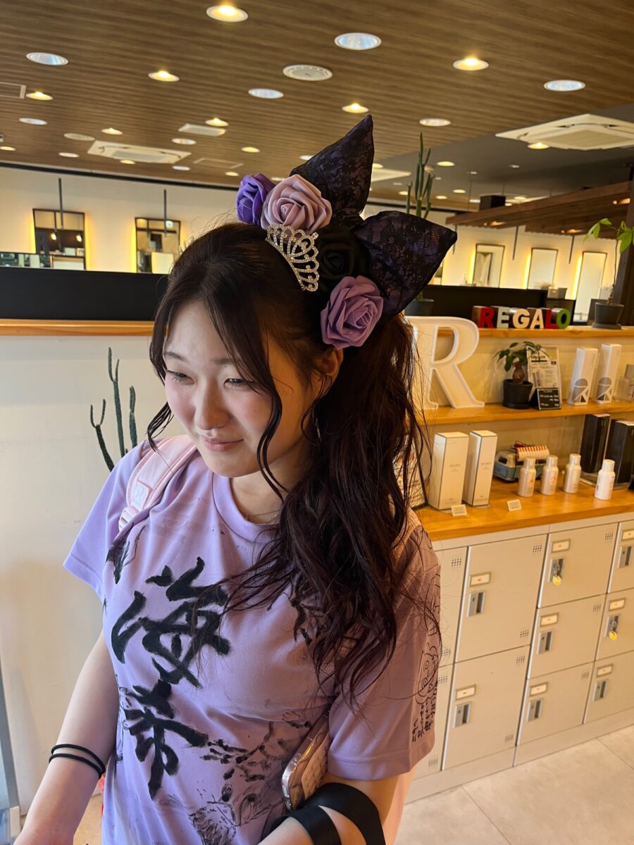 体育祭当日に紫のローズ×レースリボンアクセサリーでまとめたヘアセットスタイル